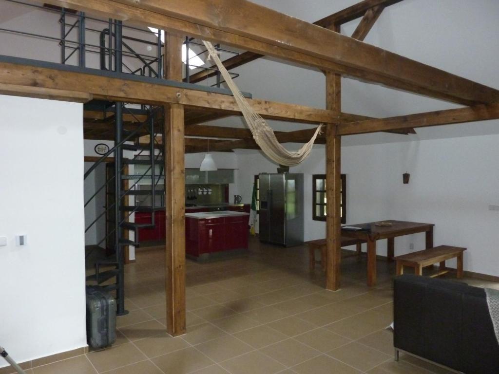 Holubnik Statecnych Zen Kralovych Hotell Luže Rom bilde