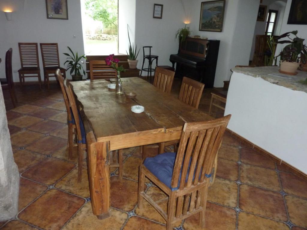 Holubnik Statecnych Zen Kralovych Hotell Luže Eksteriør bilde