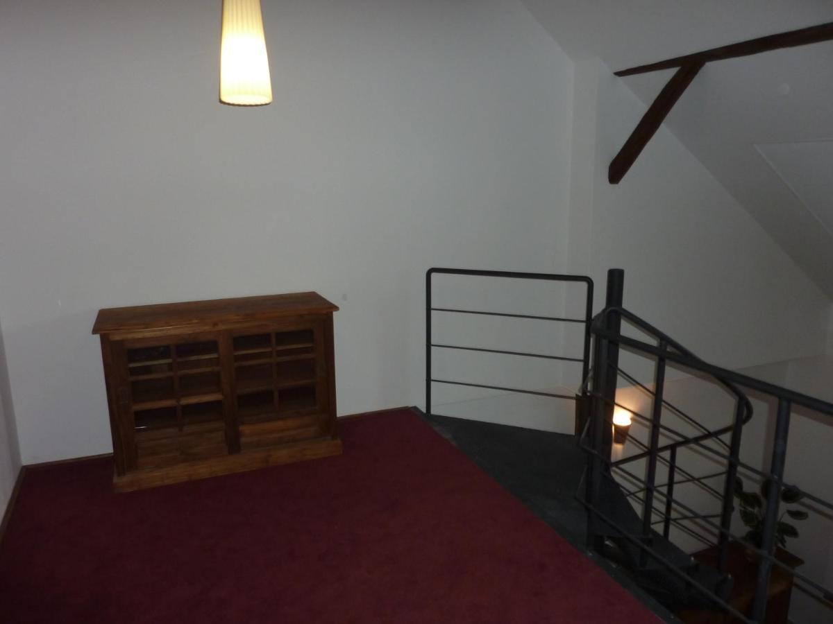 Holubnik Statecnych Zen Kralovych Hotell Luže Rom bilde
